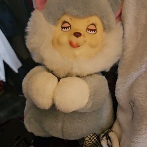 Dunn-Dee Vintage Praying Cat